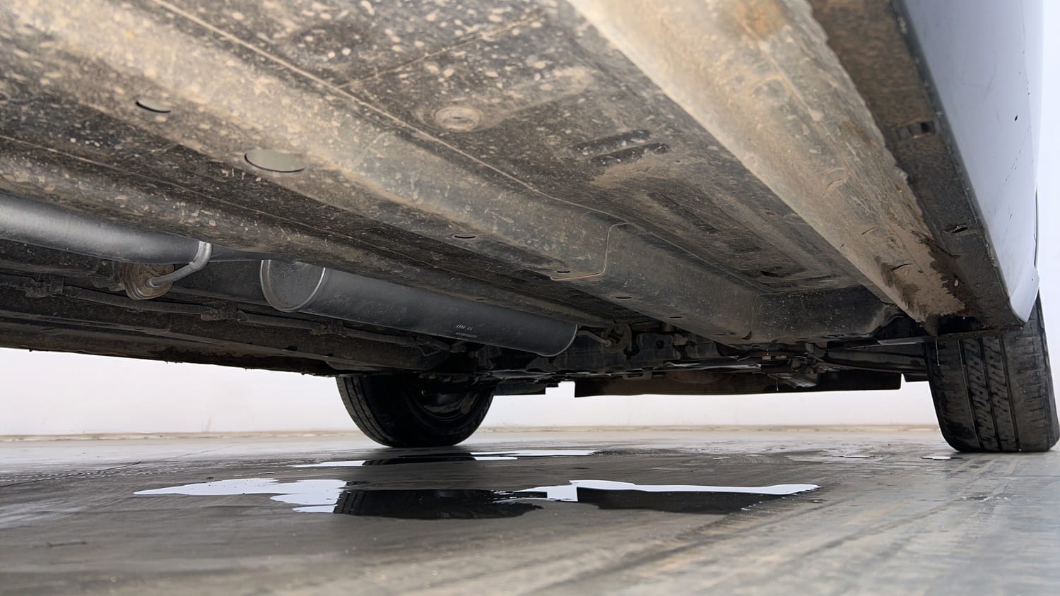 Used 2023 Tata Altroz XZA Petrol Petrol Automatic extra REAR RIGHT UNDERBODY VIEW