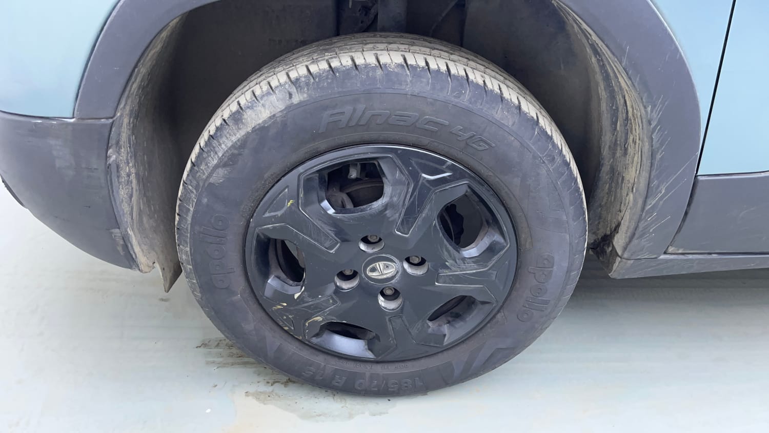 Used 2022 Tata Punch Accomplished MT Petrol Manual tyres LEFT FRONT TYRE RIM VIEW