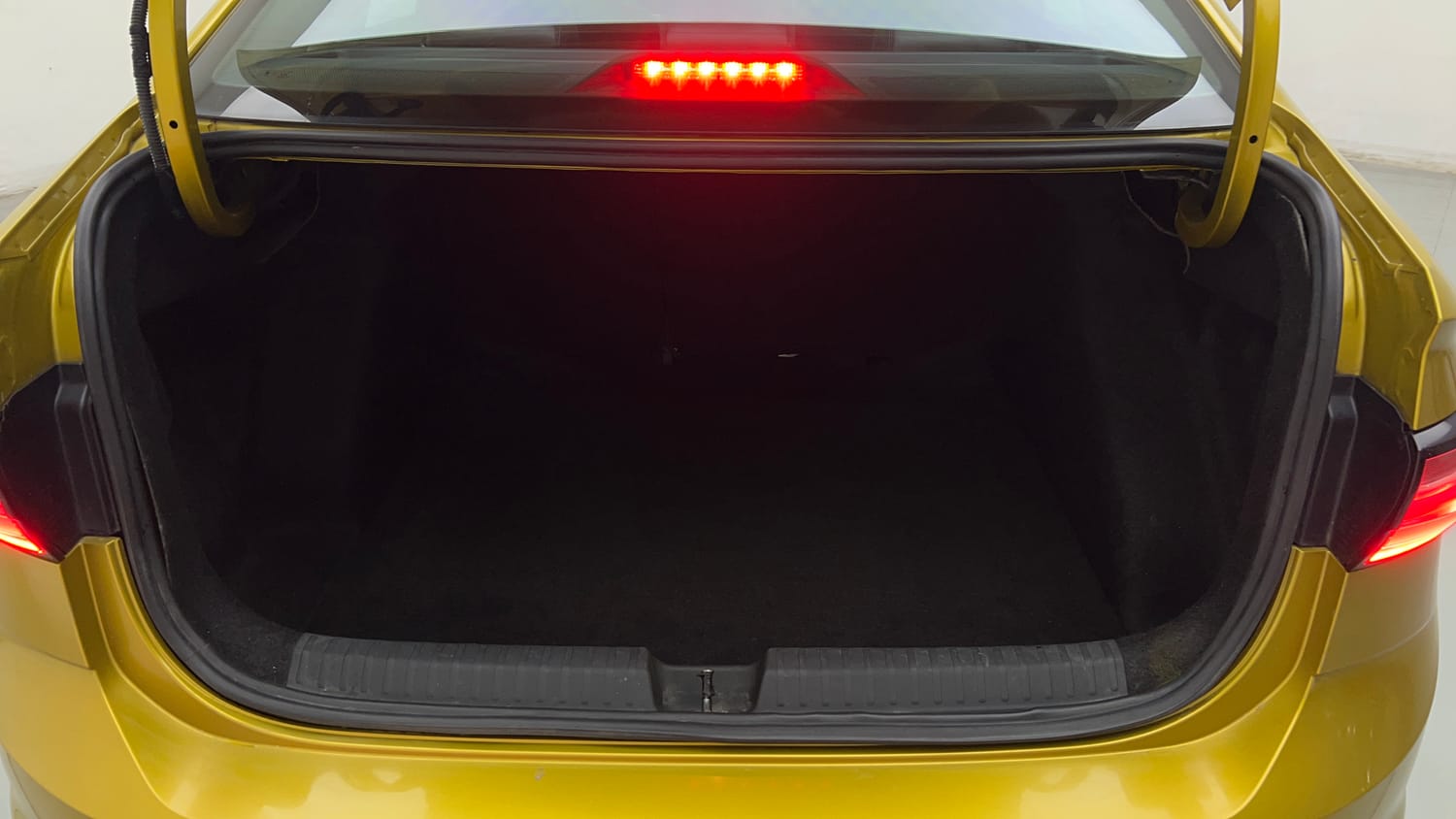 Used 2023 Volkswagen Virtus Highline 1.0 TSI AT Petrol Automatic interior DICKY INSIDE VIEW