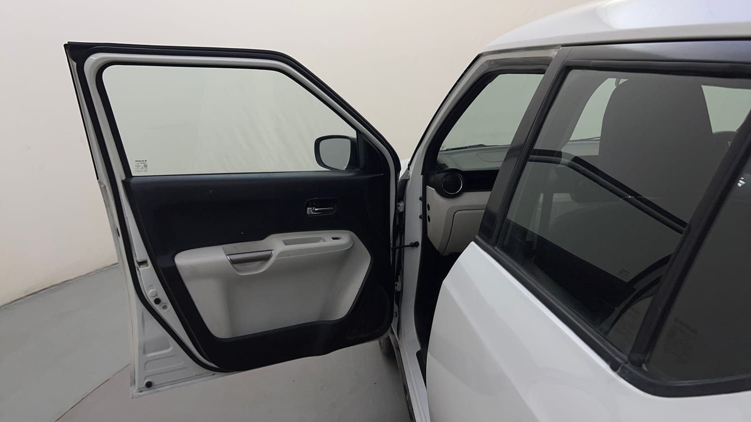Used 2018 Maruti Suzuki Ignis [2017-2020] Zeta AMT Petrol Dual Tone Petrol Automatic interior LEFT FRONT DOOR OPEN VIEW