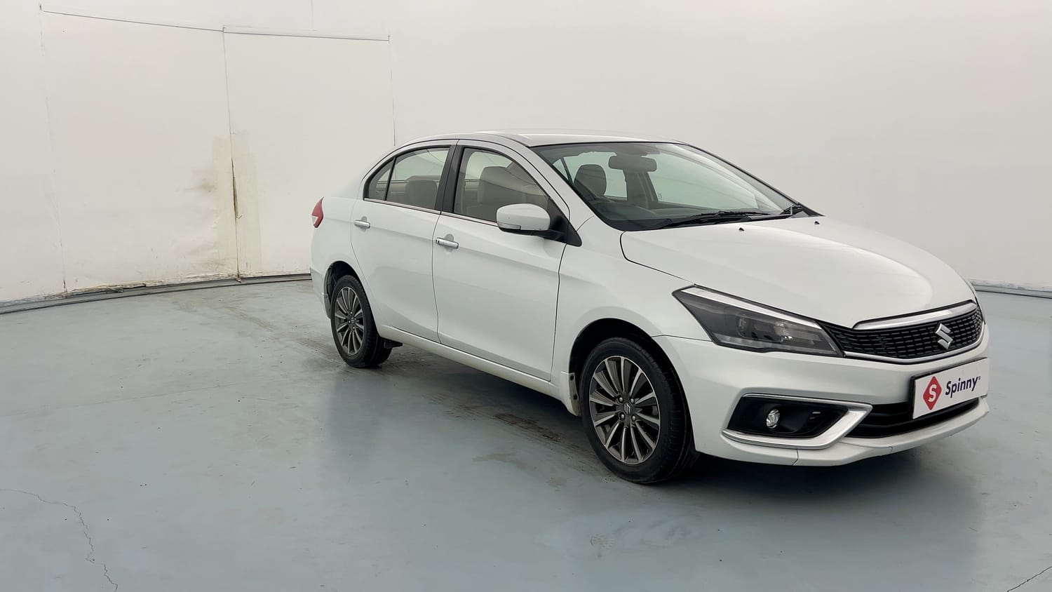 Used 2019 Maruti Suzuki Ciaz Alpha Hybrid 1.5 Petrol Manual exterior RIGHT FRONT CORNER VIEW