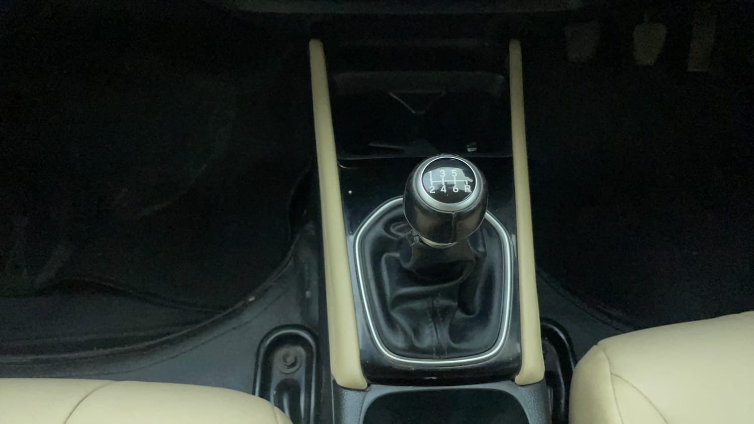 Used 2021 Honda City ZX Diesel Diesel Manual interior GEAR  KNOB VIEW