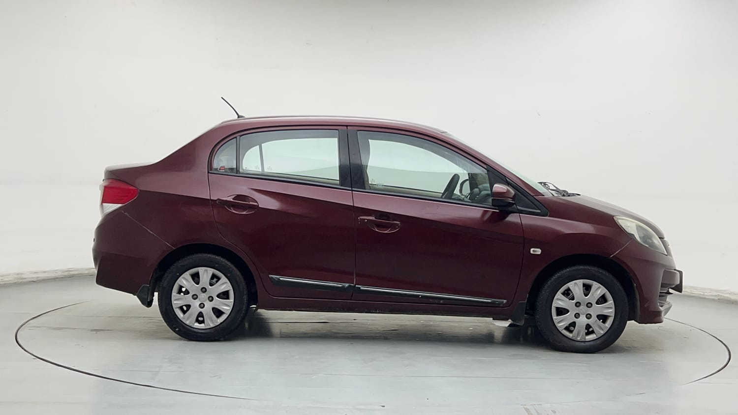 Used 2015 Honda Amaze 1.2 S i-VTEC Petrol Manual exterior RIGHT SIDE VIEW