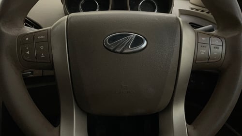 Used 2015 Mahindra XUV500 W6 Diesel Manual top_features Airbags