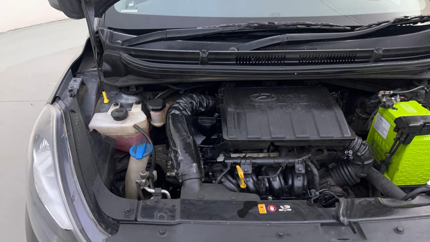 Used 2021 Hyundai Grand i10 Nios Magna 1.2 Kappa VTVT Petrol Manual engine ENGINE RIGHT SIDE HINGE & APRON VIEW