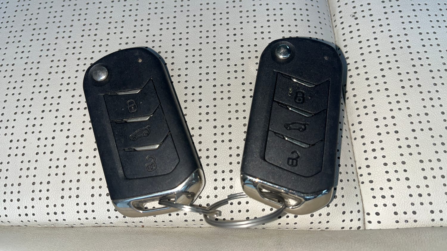 Used 2024 Mahindra Thar Roxx AX7 L Diesel AT 2WD Diesel Automatic extra CAR KEY VIEW