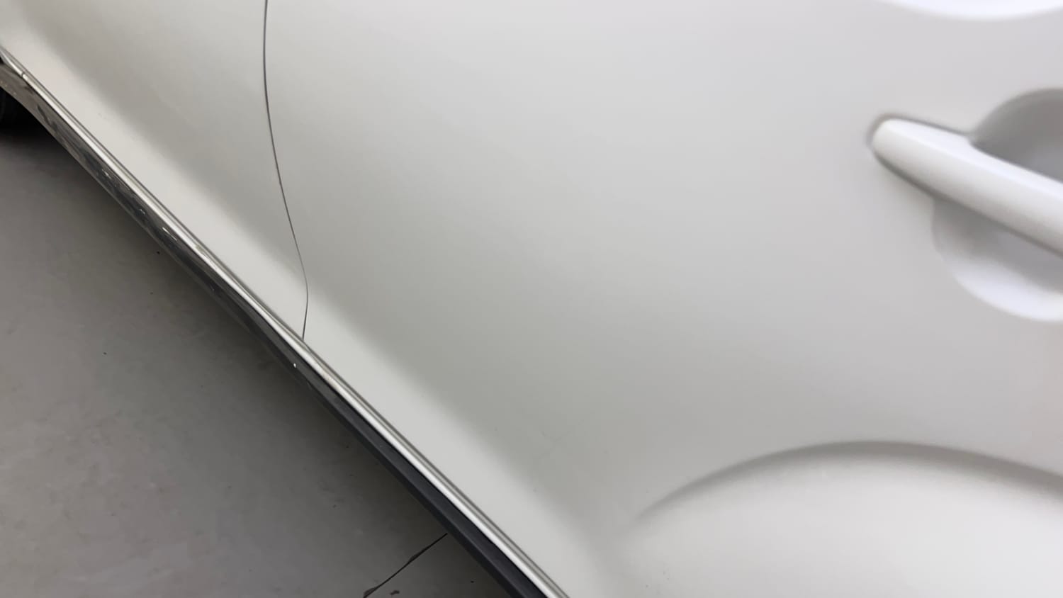 Used 2018 Maruti Suzuki Ignis [2017-2020] Zeta AMT Petrol Dual Tone Petrol Automatic dents MINOR DENT