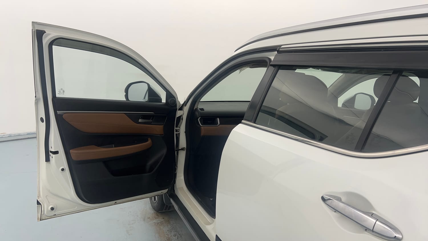 Used 2023 Honda Elevate ZX CVT Petrol Automatic interior LEFT FRONT DOOR OPEN VIEW