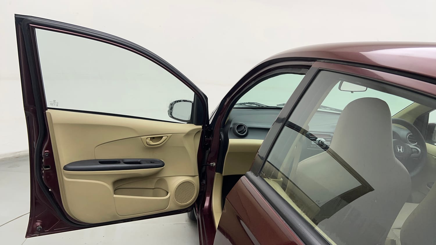 Used 2015 Honda Amaze 1.2 S i-VTEC Petrol Manual interior LEFT FRONT DOOR OPEN VIEW