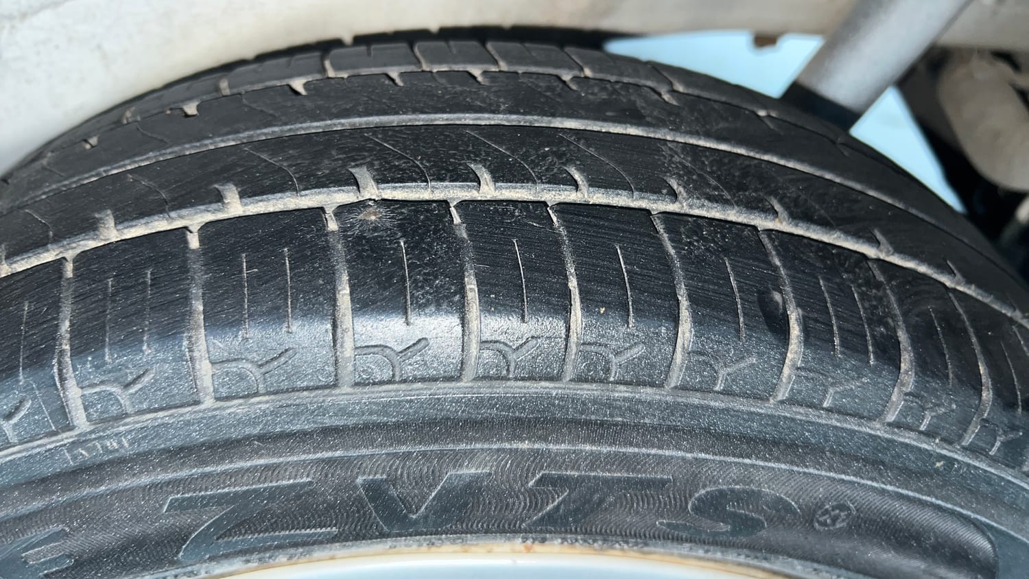 Used 2013 Maruti Suzuki Wagon R LXI Petrol Manual tyres LEFT REAR TYRE TREAD VIEW