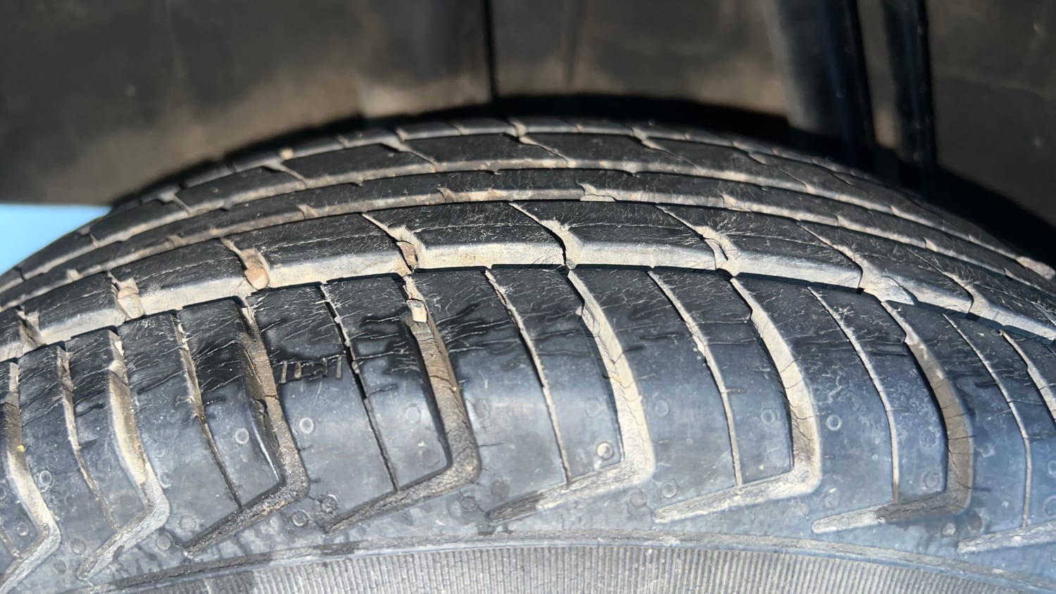 Used 2018 Renault Kwid CLIMBER 1.0 Petrol Manual tyres RIGHT REAR TYRE TREAD VIEW