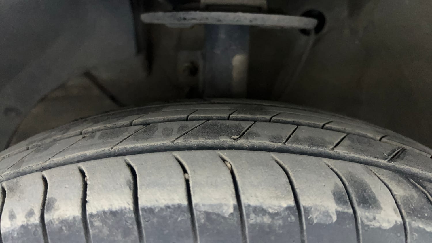 Used 2018 Maruti Suzuki Swift VDi AMT Diesel Automatic tyres LEFT FRONT TYRE TREAD VIEW
