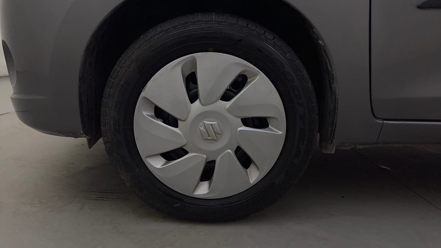 Used 2016 Maruti Suzuki Celerio ZXi AMT Petrol Automatic tyres LEFT FRONT TYRE RIM VIEW