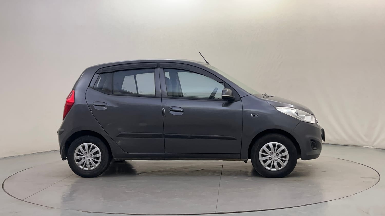 Used 2013 Hyundai i10 Magna 1.2 Kappa2 Petrol Manual exterior RIGHT SIDE VIEW
