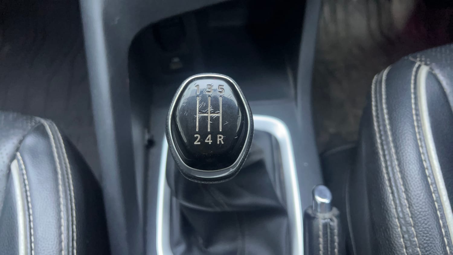 Used 2021 Nissan Magnite XV Premium Turbo Petrol Manual interior GEAR  KNOB VIEW