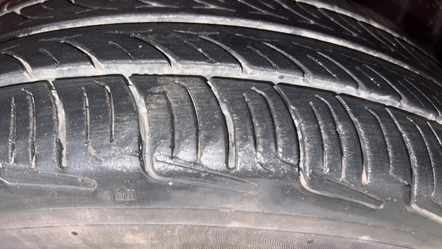 Used 2013 Honda Brio S MT Petrol Manual tyres RIGHT FRONT TYRE TREAD VIEW