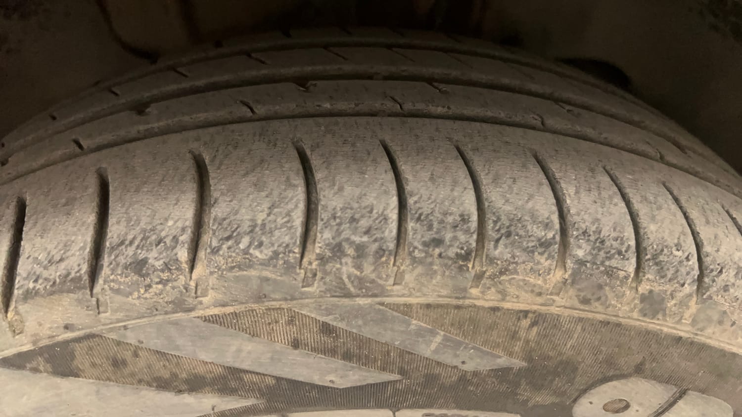 Used 2018 Tata Tiago Revotron XZ Petrol Manual tyres RIGHT FRONT TYRE TREAD VIEW
