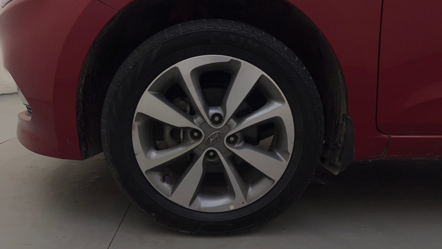 Used 2017 Hyundai Elite i20 Asta 1.2 Dual Tone Petrol Manual tyres LEFT FRONT TYRE RIM VIEW