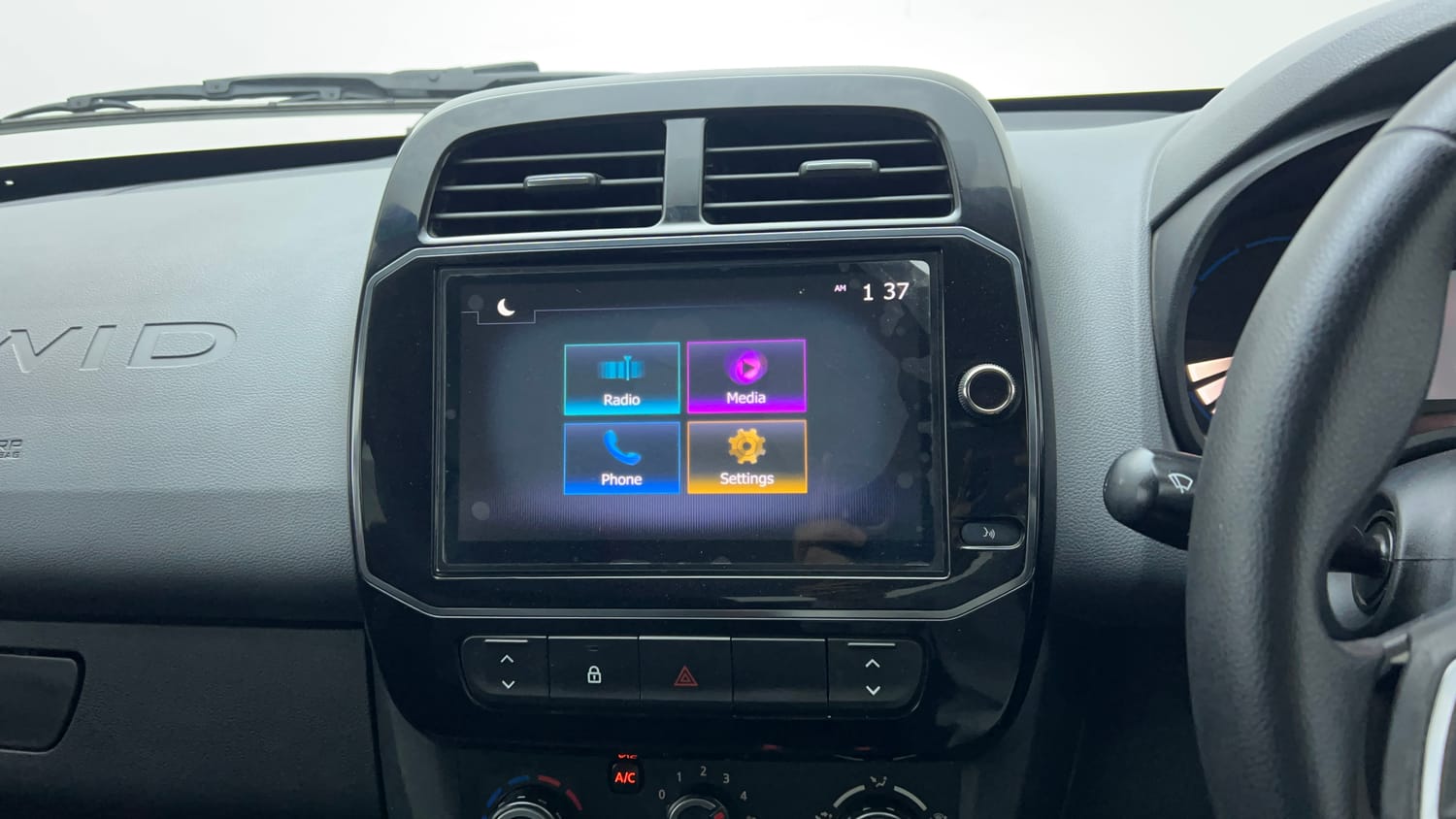 Used 2021 Renault Kwid RXT 1.0 Opt Petrol Manual top_features Integrated (in-dash) music system