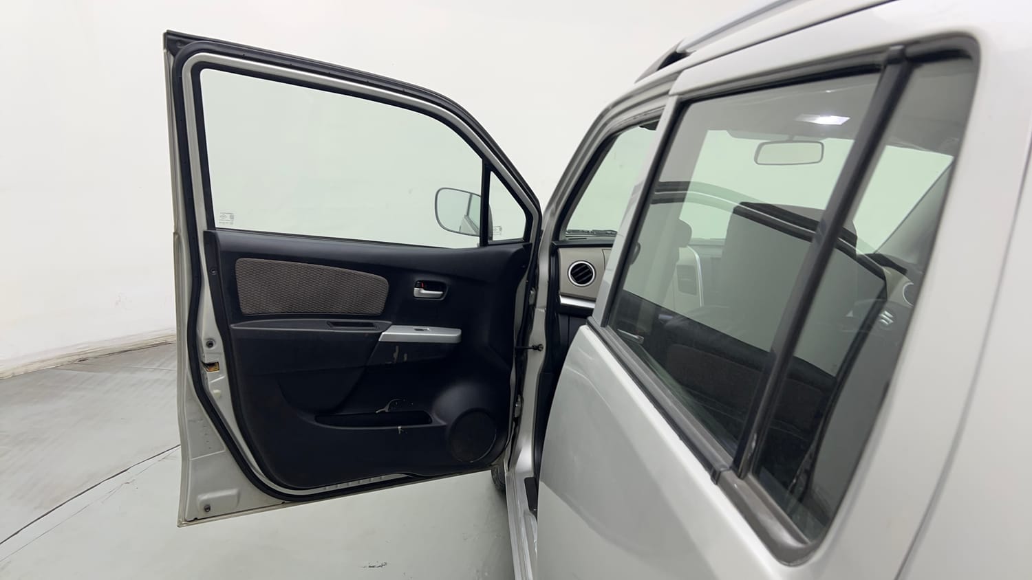 Used 2013 Maruti Suzuki Wagon R LXI CNG Cng Manual interior LEFT FRONT DOOR OPEN VIEW