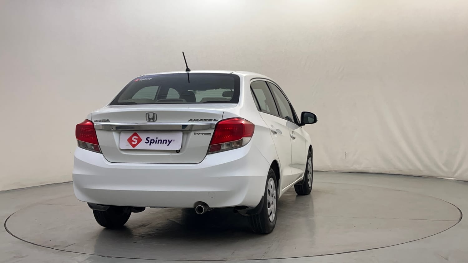 Used 2015 Honda Amaze 1.2 SX i-VTEC Petrol Manual exterior RIGHT REAR CORNER VIEW