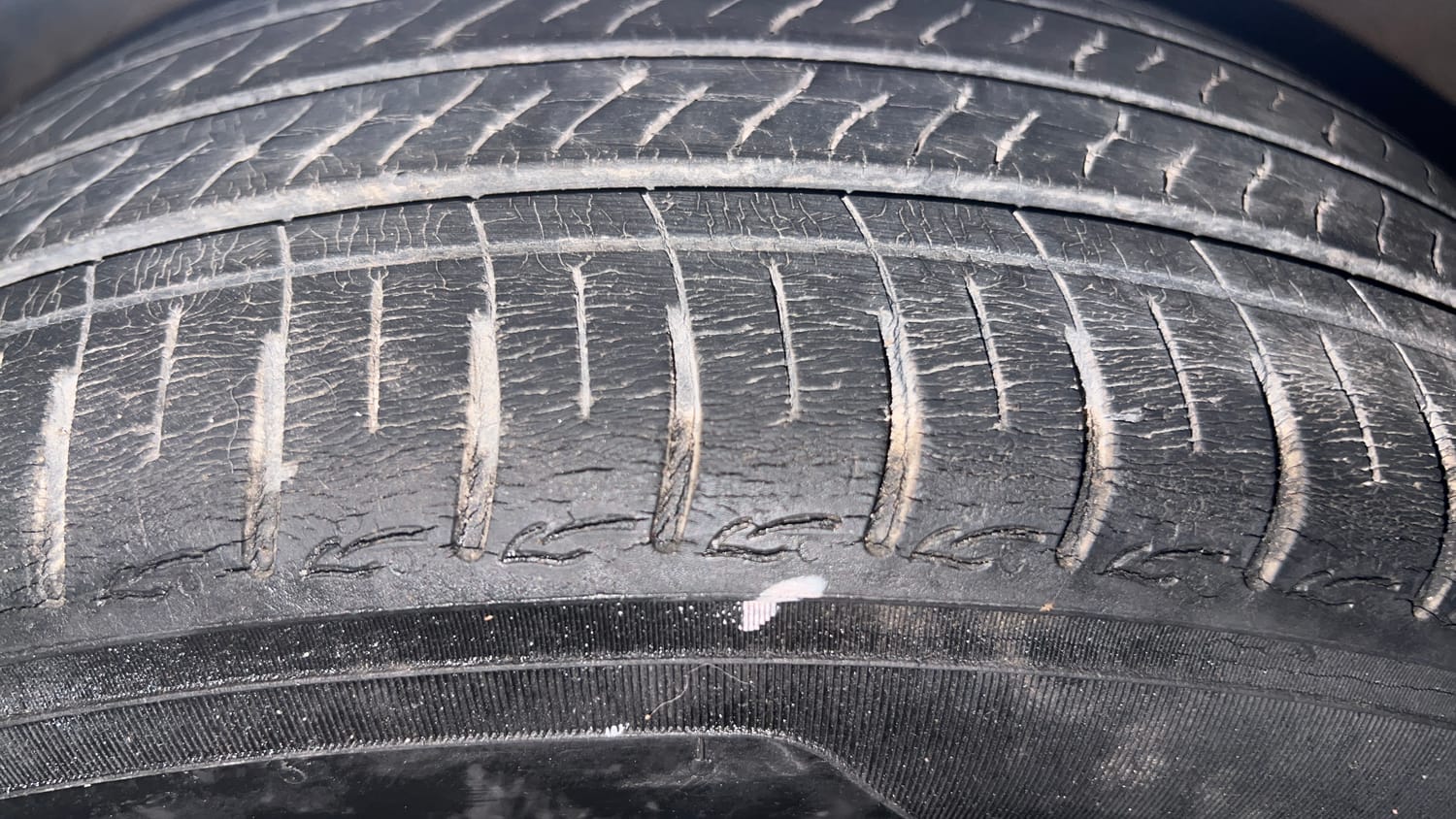 Used 2023 Hyundai Grand i10 Nios Sportz 1.2 Kappa VTVT Petrol Manual tyres LEFT FRONT TYRE TREAD VIEW