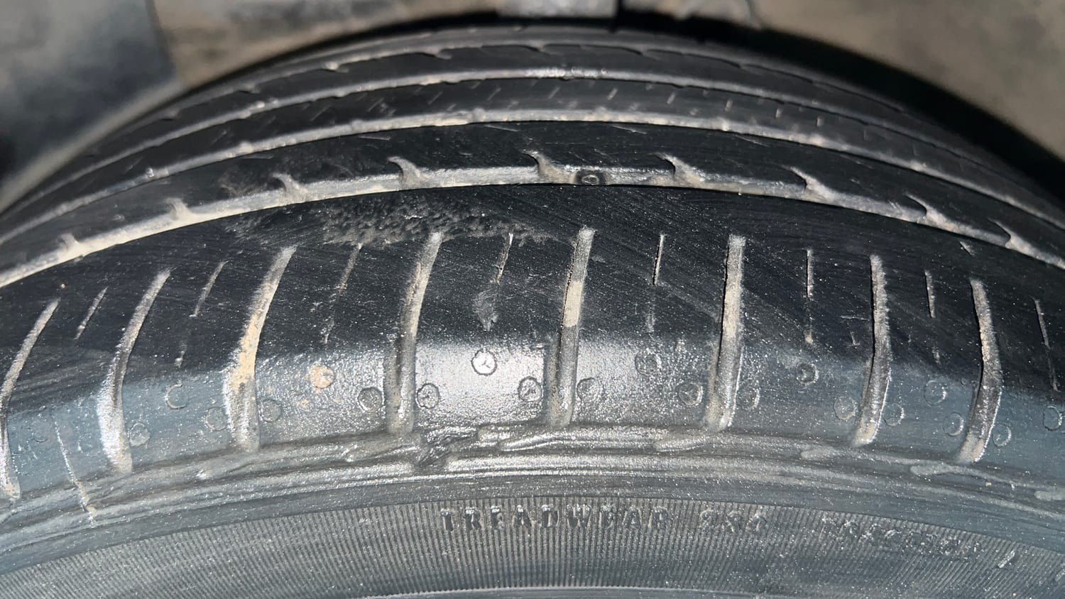 Used 2016 Hyundai Elite i20 Asta 1.2 Petrol Manual tyres LEFT FRONT TYRE TREAD VIEW