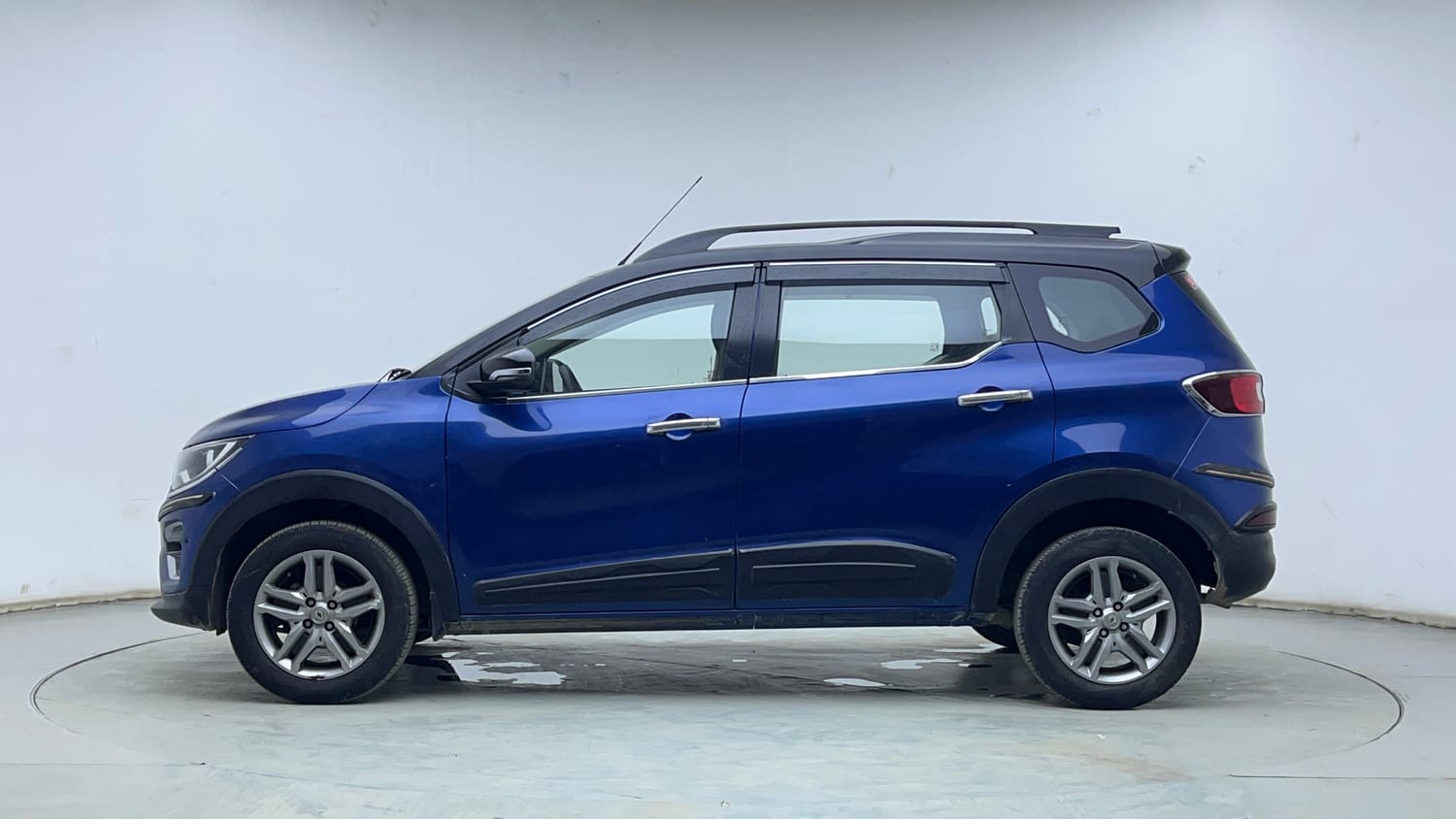 Used 2021 Renault Triber RXZ EASY-R AMT Dual Tone Petrol Automatic exterior LEFT SIDE VIEW