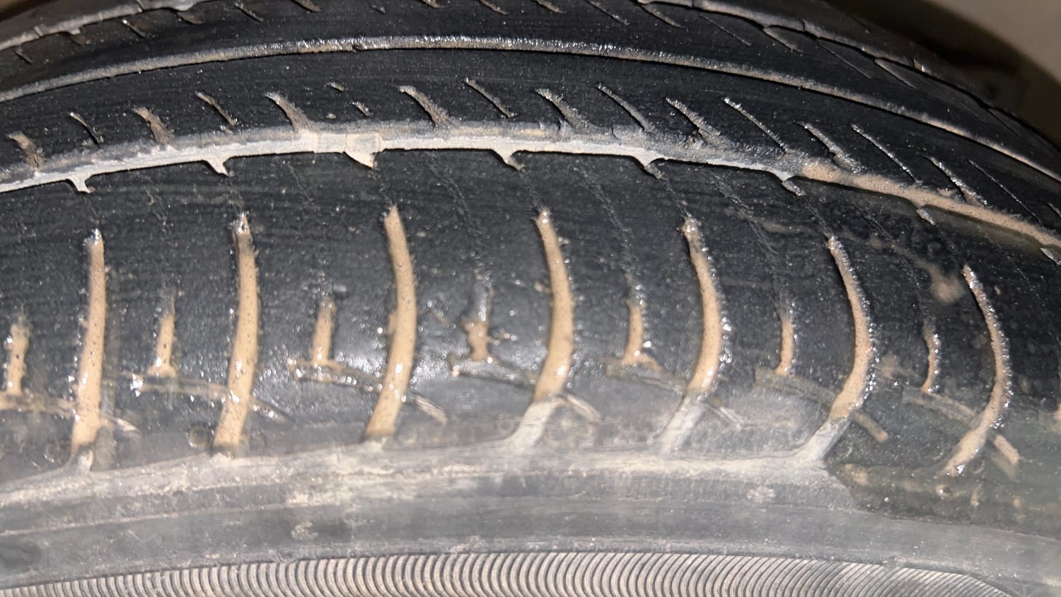 Used 2021 null Petrol Automatic tyres RIGHT FRONT TYRE TREAD VIEW