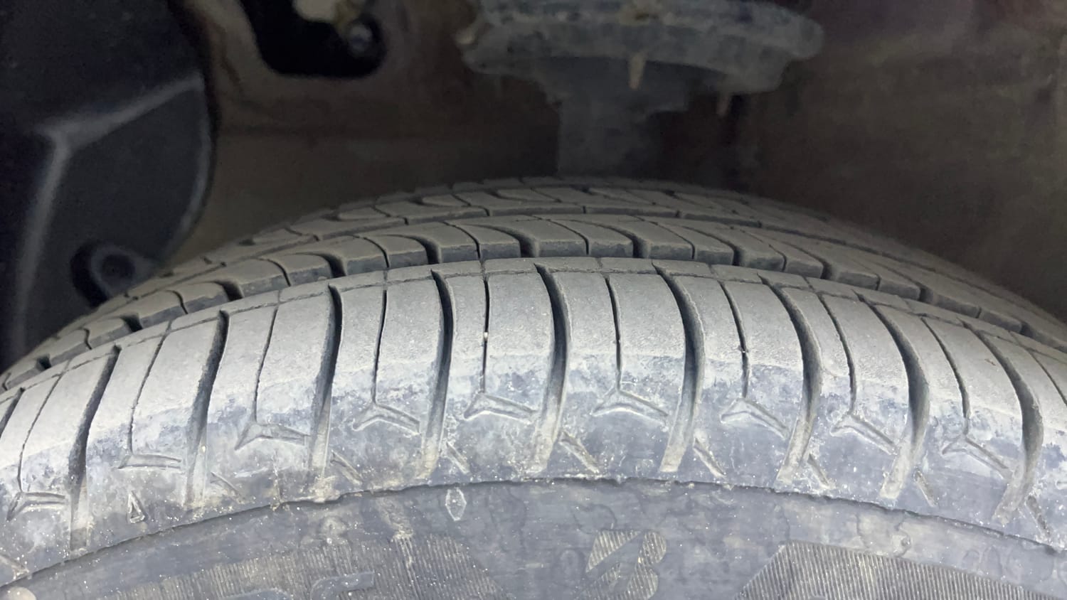 Used 2016 Hyundai Grand i10 Asta 1.2 Kappa VTVT Petrol Manual tyres LEFT FRONT TYRE TREAD VIEW
