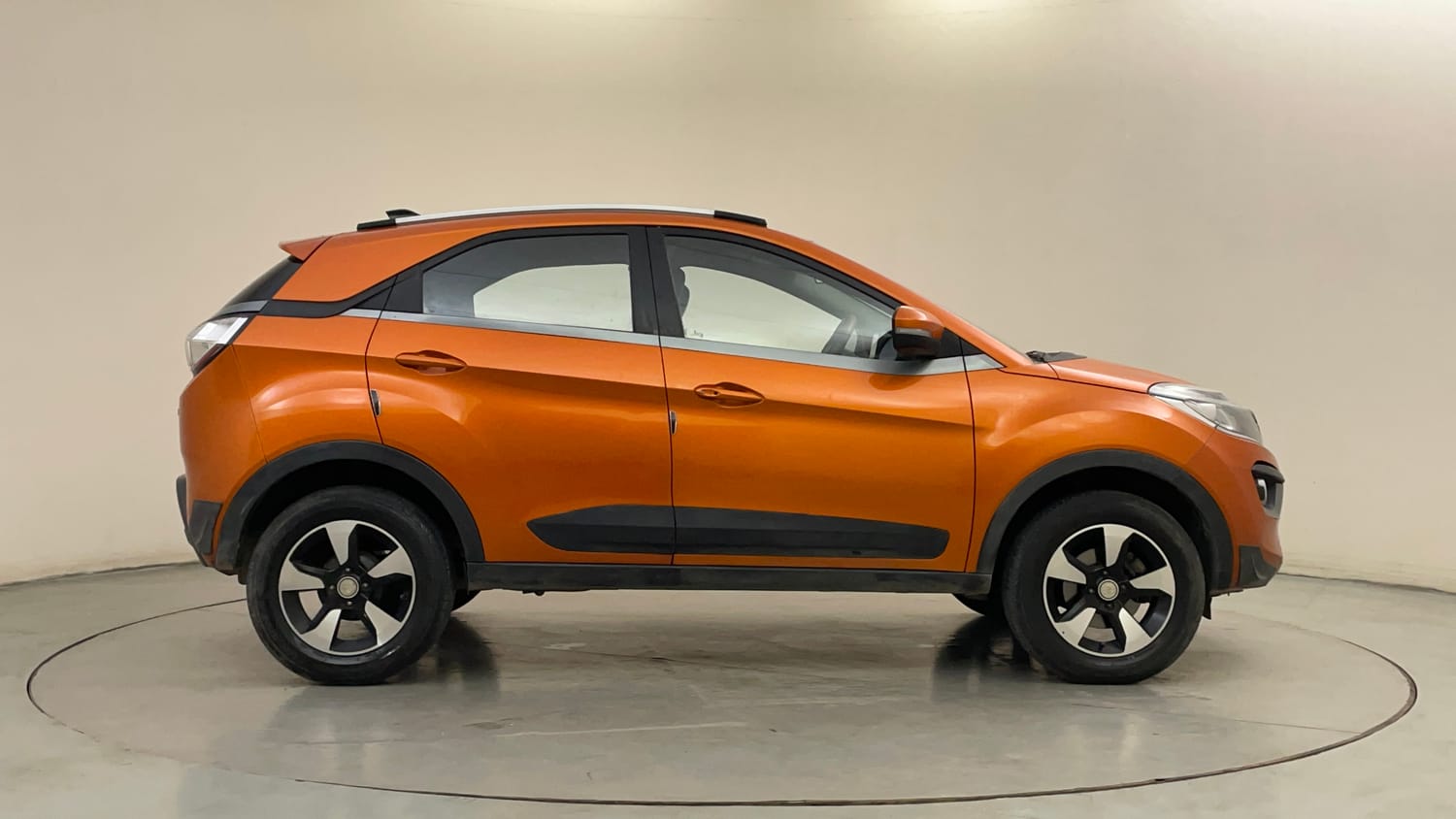 Used 2018 Tata Nexon XZ Plus Petrol Manual exterior RIGHT SIDE VIEW