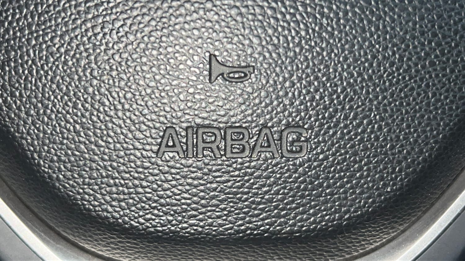 Used 2016 Hyundai Elite i20 Asta 1.2 Petrol Manual top_features Airbags