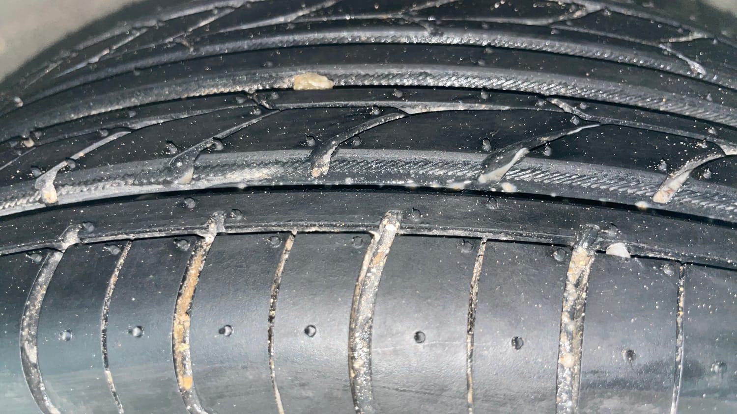 Used 2017 Maruti Suzuki Dzire ZDi Plus AMT Diesel Automatic tyres RIGHT FRONT TYRE TREAD VIEW
