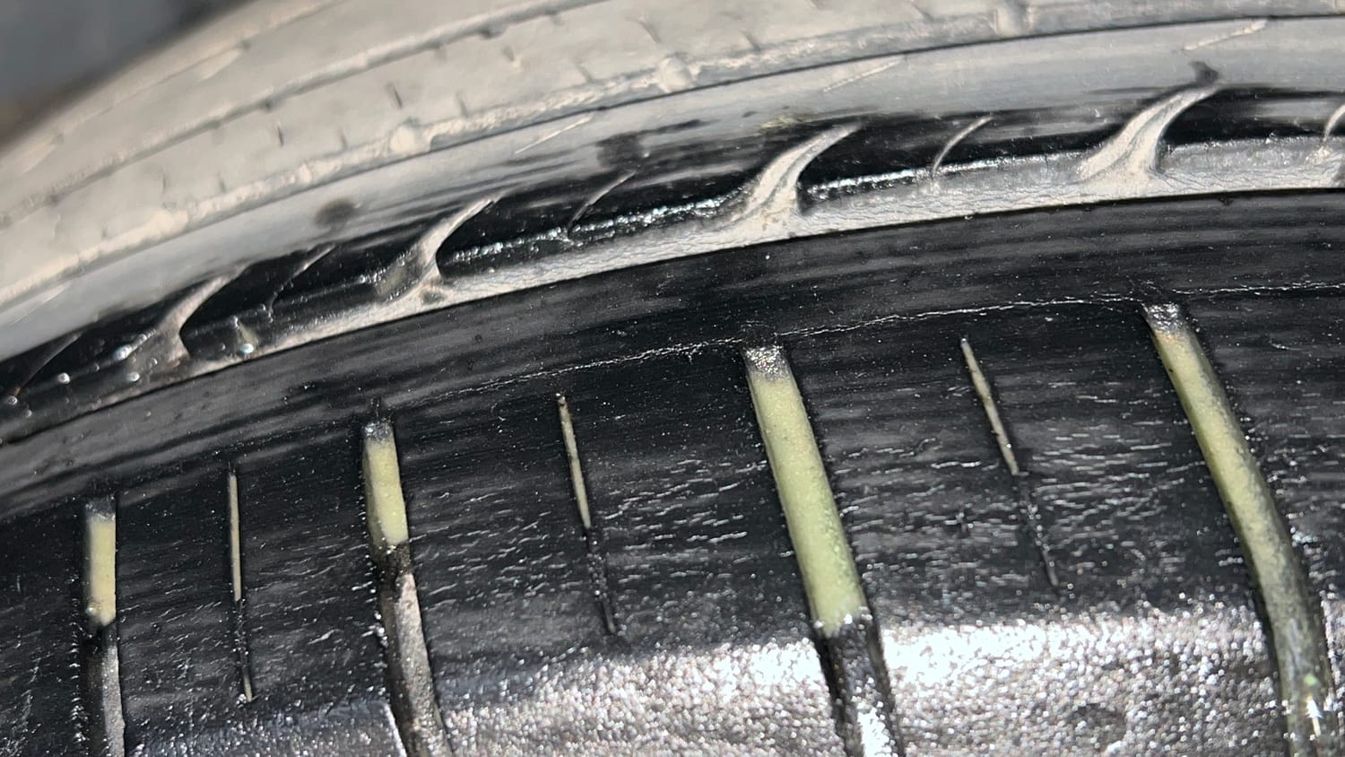 Used 2019 Kia Seltos HTX Plus 1.5 Diesel Diesel Manual tyres RIGHT REAR TYRE TREAD VIEW