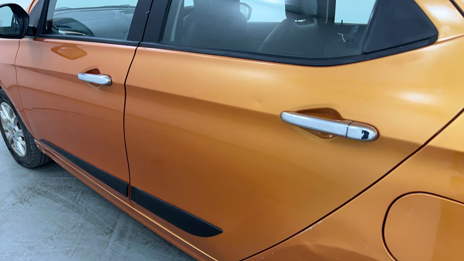 Used 2018 Tata Tiago Revotron XZ Petrol Manual dents MINOR DENT