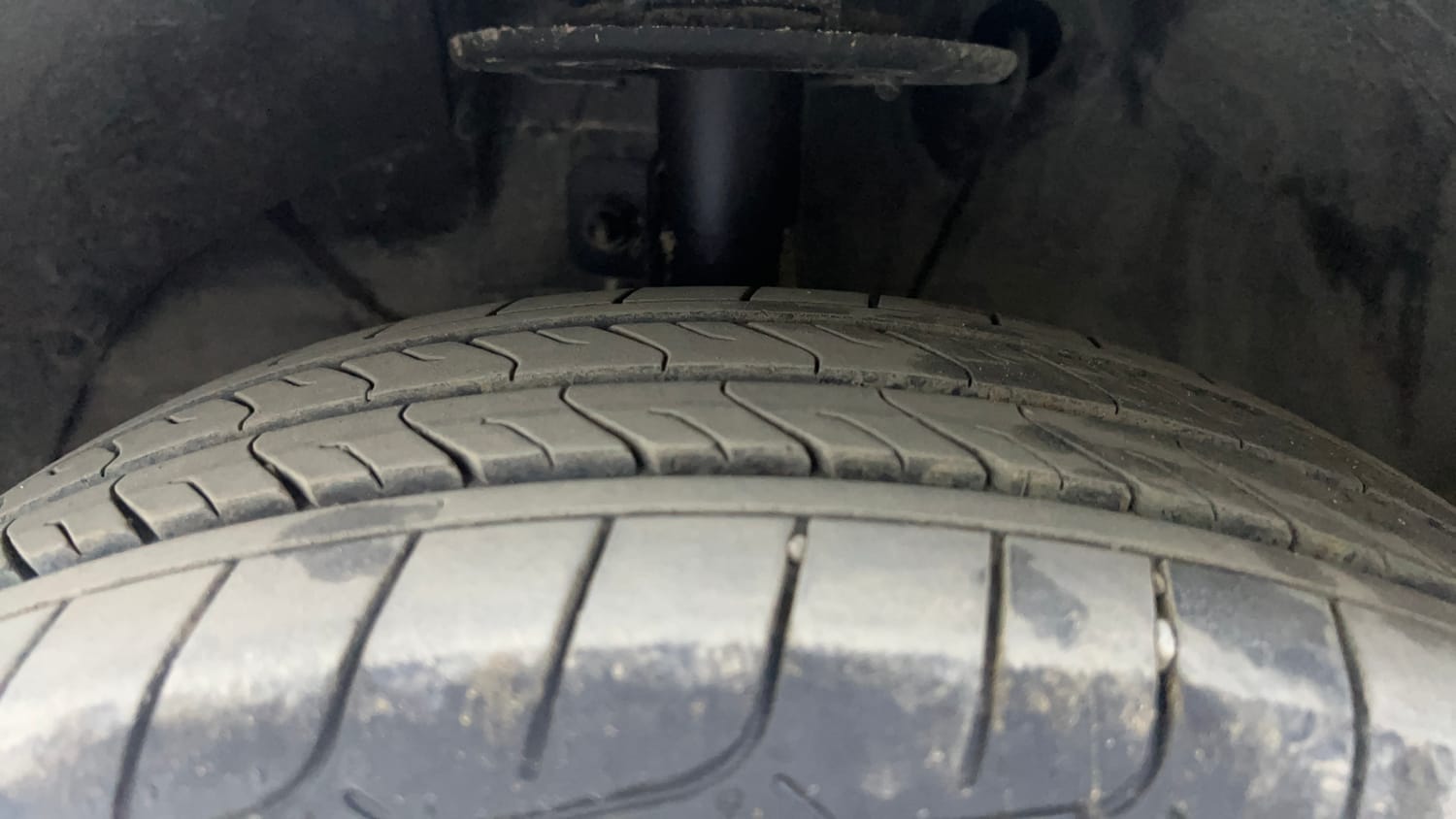 Used 2020 Maruti Suzuki Swift ZXi AMT Petrol Automatic tyres LEFT FRONT TYRE TREAD VIEW