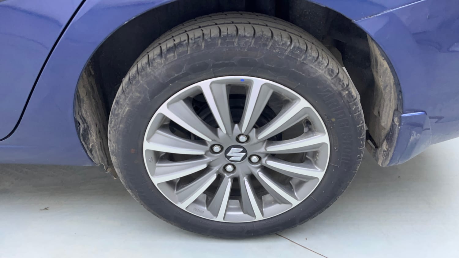 Used 2021 Maruti Suzuki Ciaz Alpha Hybrid 1.5 Petrol Manual tyres LEFT REAR TYRE RIM VIEW