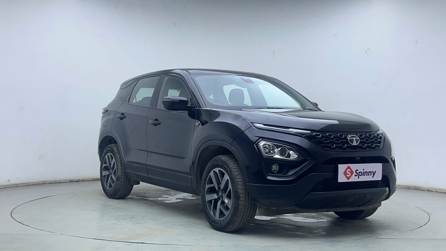 Used 2023 Tata Harrier XZ Plus Dark Edition Diesel Manual exterior RIGHT FRONT CORNER VIEW