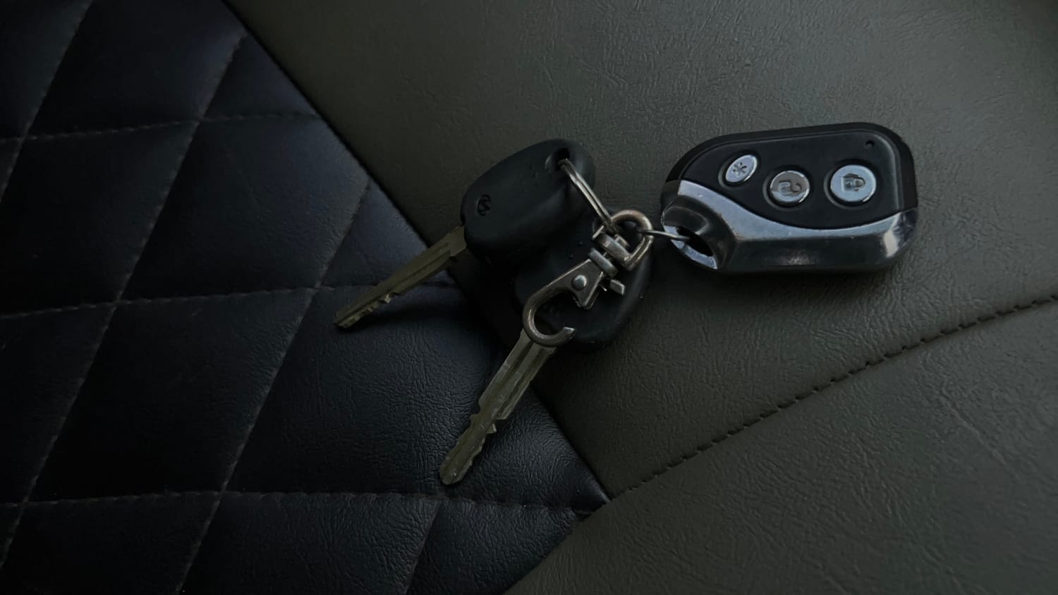 Used 2013 Hyundai i10 Magna 1.2 Kappa2 Petrol Manual extra CAR KEY VIEW