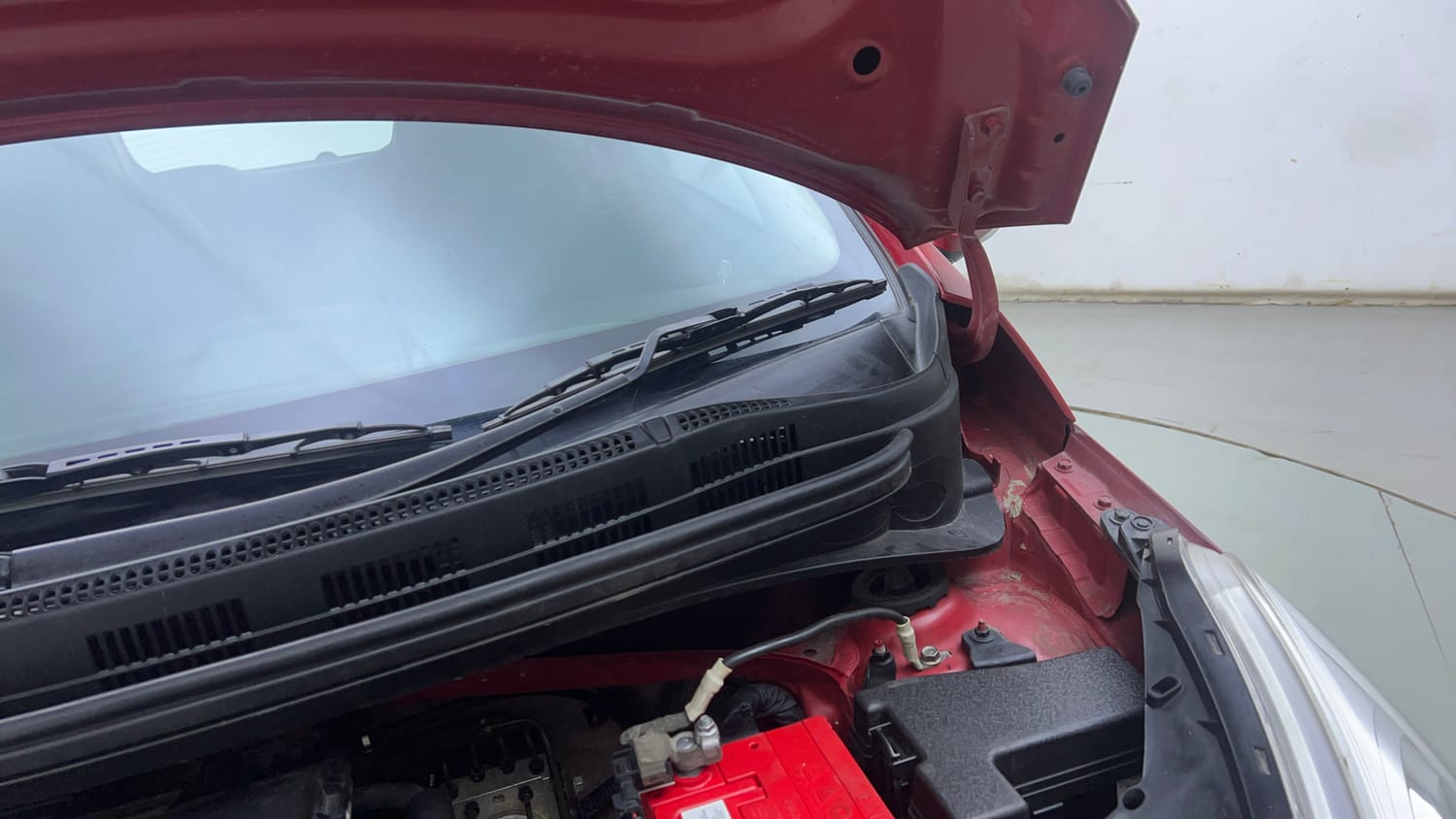Used 2019 Hyundai Grand i10 Sportz 1.2 Kappa VTVT Petrol Manual engine ENGINE LEFT SIDE HINGE & APRON VIEW