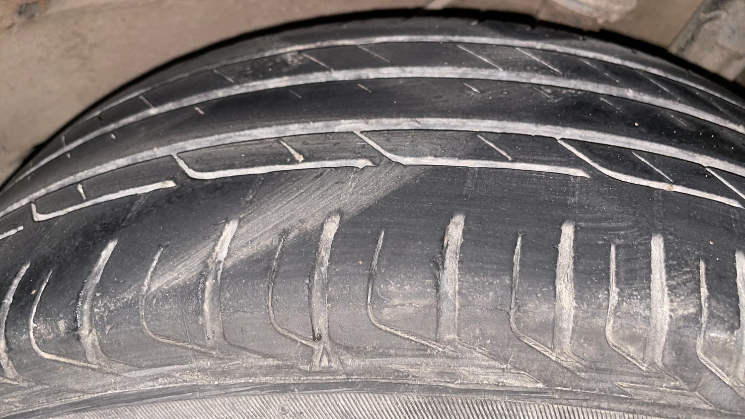 Used 2018 Tata Nexon XZ Plus Petrol Manual tyres LEFT REAR TYRE TREAD VIEW