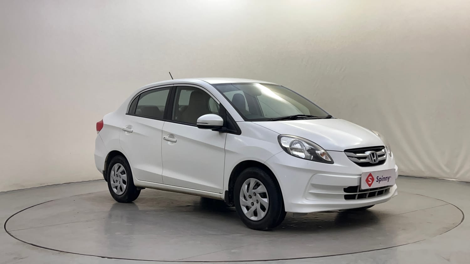 Used 2015 Honda Amaze 1.2 SX i-VTEC Petrol Manual exterior RIGHT FRONT CORNER VIEW