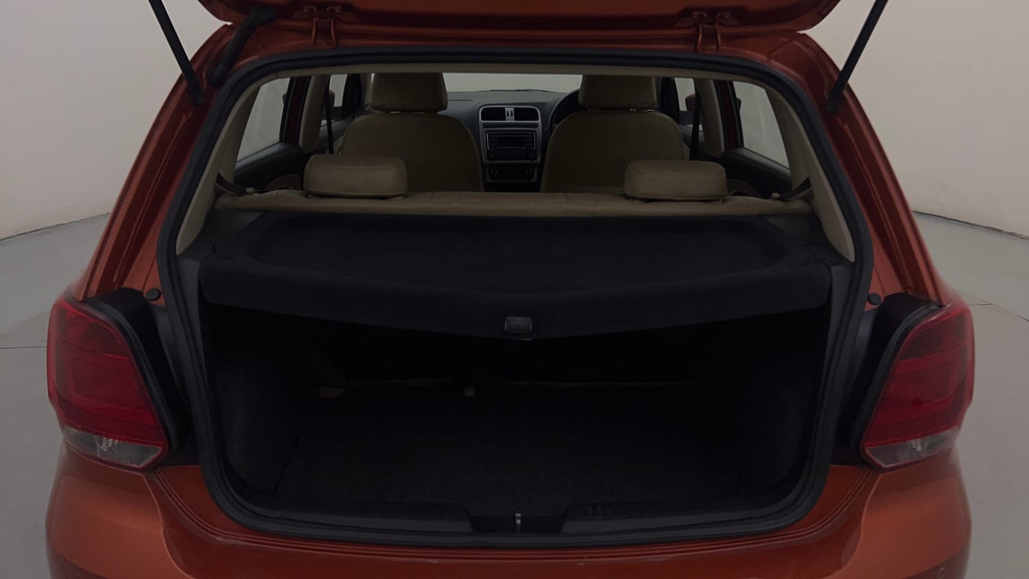 Used 2014 Volkswagen Polo Highline1.2L (P) Petrol Manual interior DICKY INSIDE VIEW