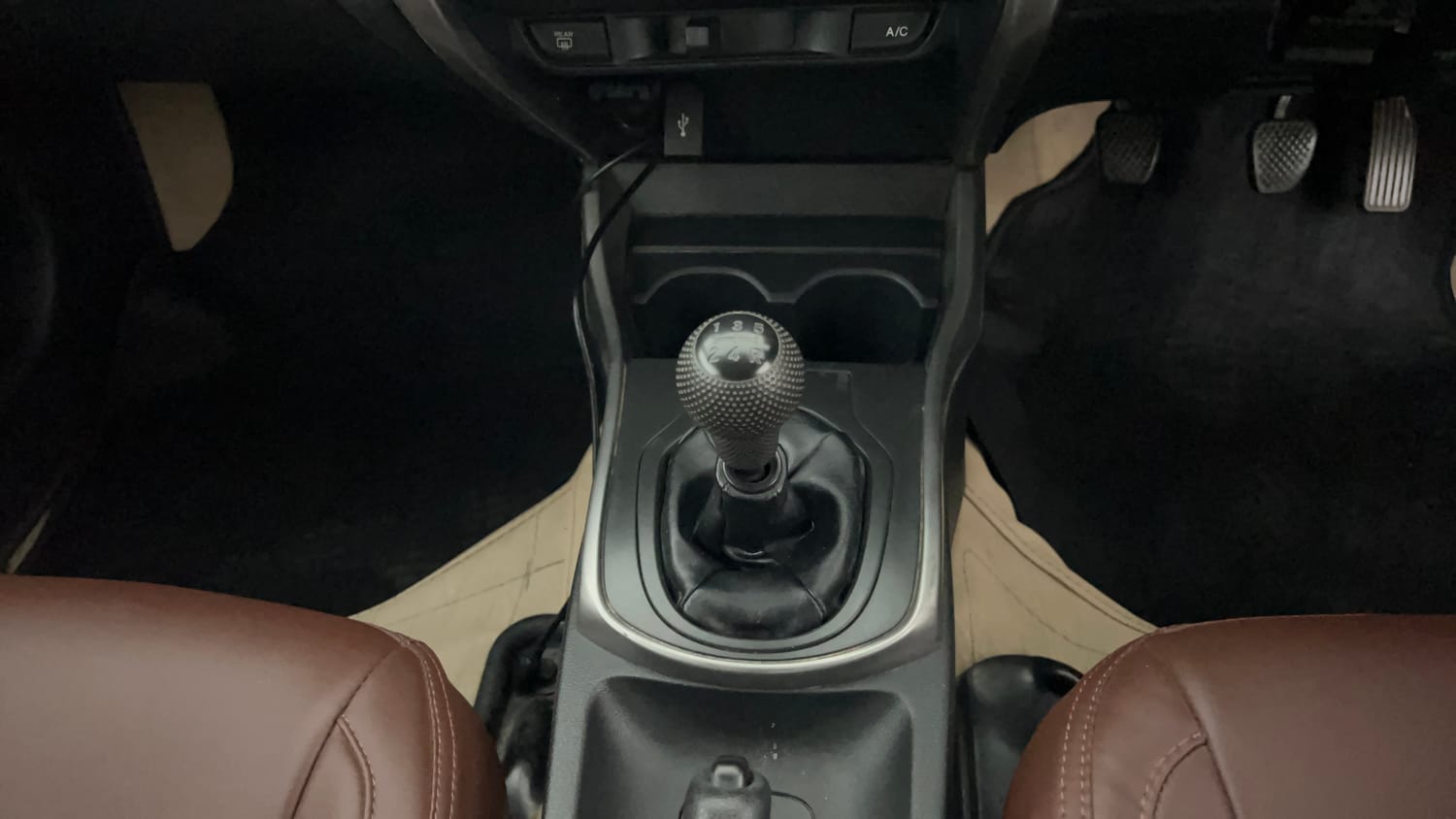 Used 2014 Honda City S Petrol Manual interior GEAR  KNOB VIEW