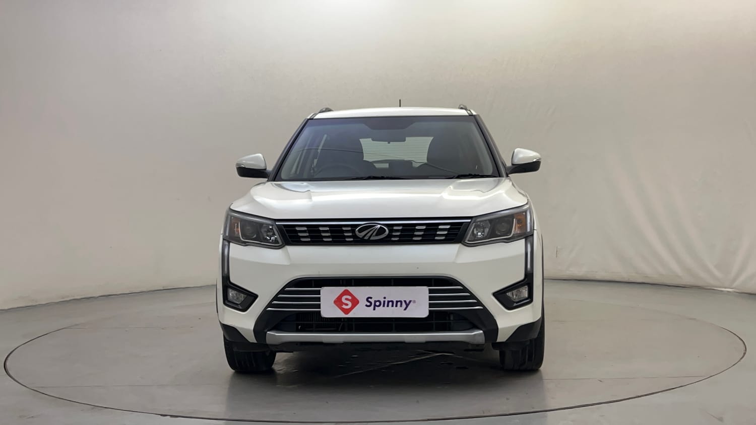 Used 2021 Mahindra XUV 300 W8 1.2 Petrol Petrol Manual exterior FRONT VIEW