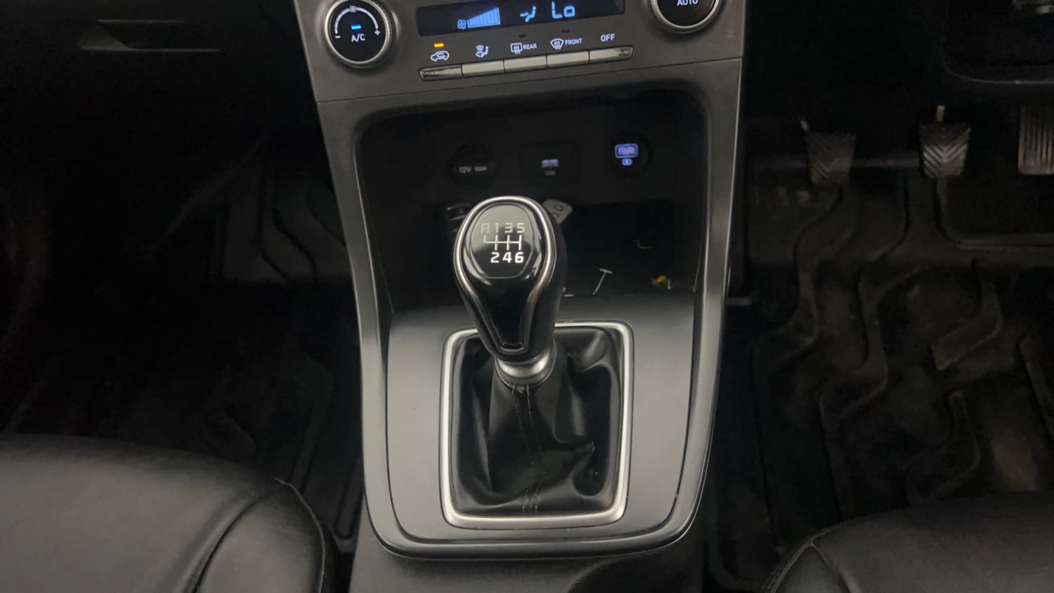 Used 2021 Hyundai Creta S 1.5 Diesel Diesel Manual interior GEAR  KNOB VIEW
