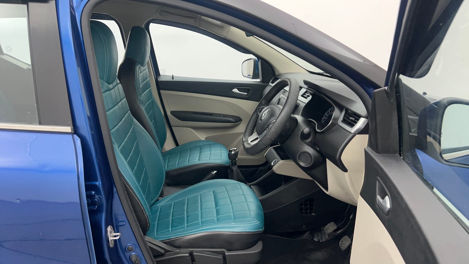 Used 2022 Renault Triber RXZ Dual Tone Petrol Manual interior RIGHT SIDE FRONT DOOR CABIN VIEW