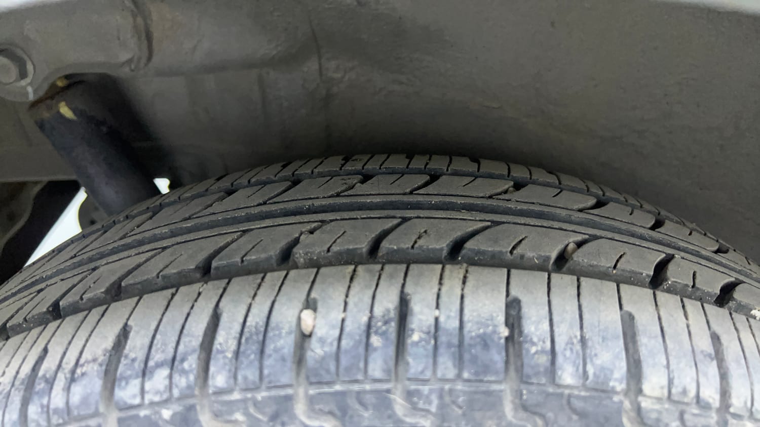 Used 2017 Maruti Suzuki Wagon R 1.0 VXI AMT Petrol Automatic tyres RIGHT REAR TYRE TREAD VIEW