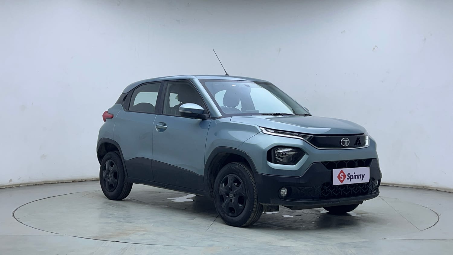 Used 2022 Tata Punch Accomplished MT Petrol Manual exterior RIGHT FRONT CORNER VIEW