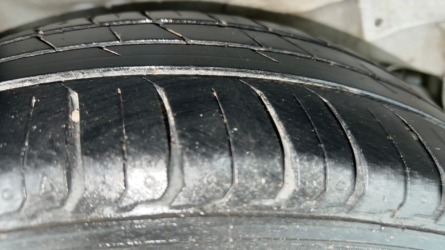 Used 2014 Honda City S Petrol Manual tyres RIGHT REAR TYRE TREAD VIEW